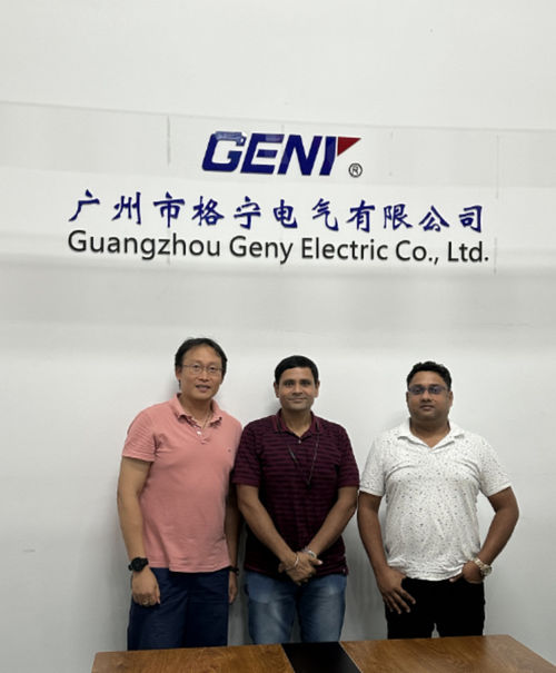Τελευταίες εταιρικές ειδήσεις για Η GENY Electric Co., Ltd. φιλοξένησε Ινδικό πελάτη για την αποδοχή και την κατάρτιση εξοπλισμού βαθμονόμησης μετρητών ηλεκτρικής ενέργειας.